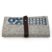 Load image into Gallery viewer, Wool Felt and Leather Needle Case (Medium) - Louie