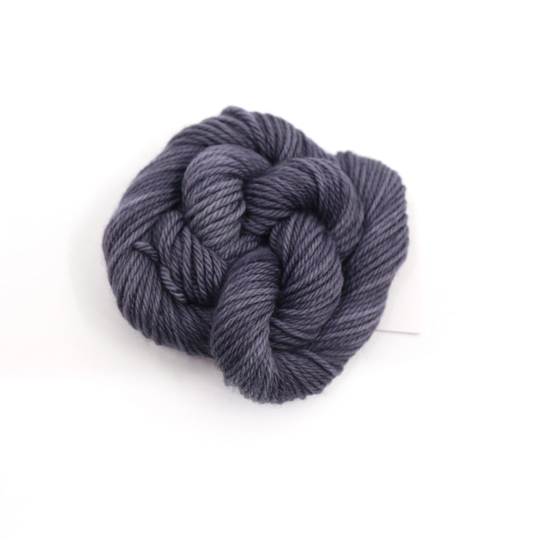 Gris Sleeves (Special Edition)(Platypus DK Mini Skein)