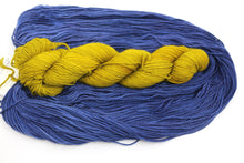 Load image into Gallery viewer, Frog &amp; Node Sweater Kit: CaribouBaa Sweater Kit (Dyed To Order)